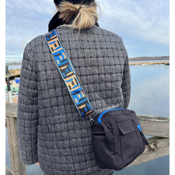 Alberte crossover DIY - Sort med coboltbl