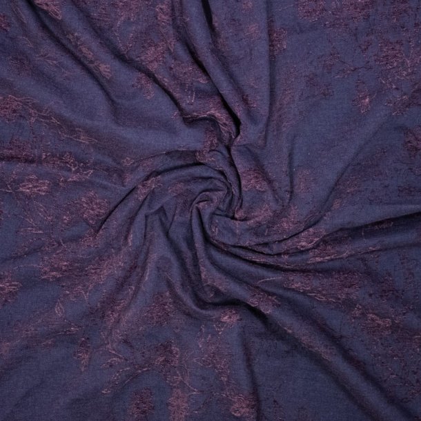 Denim jacquard med chenilleblomster � m�rk bl�/blomme