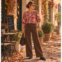 Viscose fra Light &amp; Lush � blomster p� koralfarvet bund